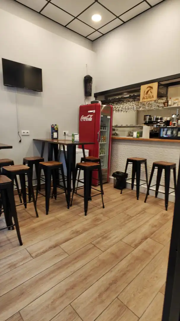 Local en traspaso en Madrid con Aire acondicionado, Amueblado y Alarma