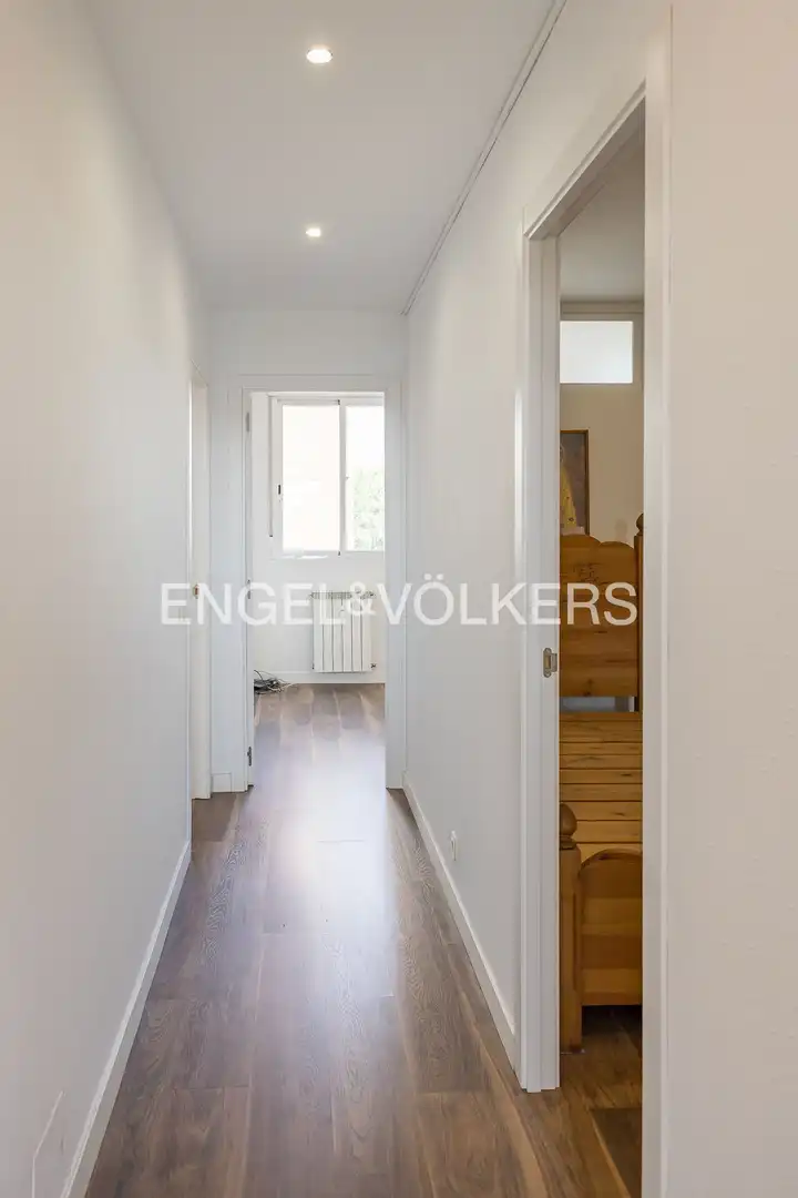 Flat for sale in Madrid  with Air Conditioner and Heating