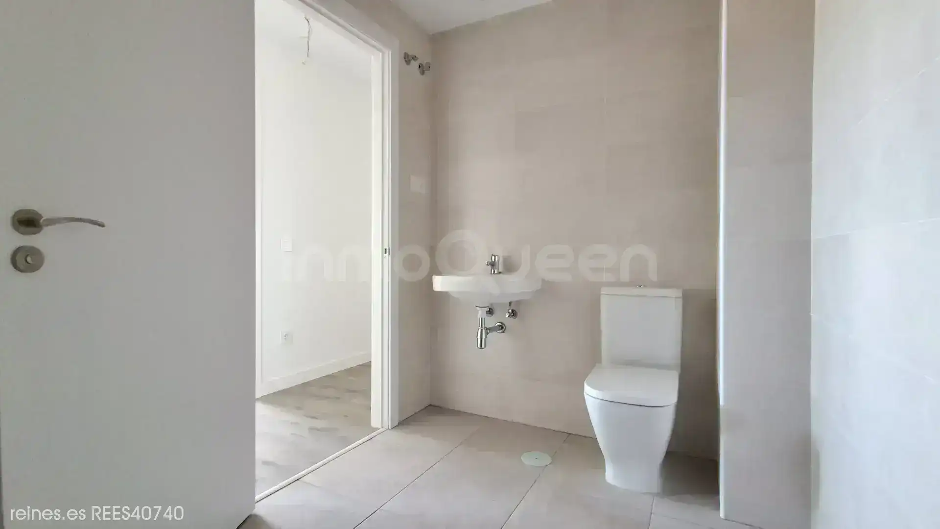 Bathroom of Flat for sale in Siero  with Heating and Terrace