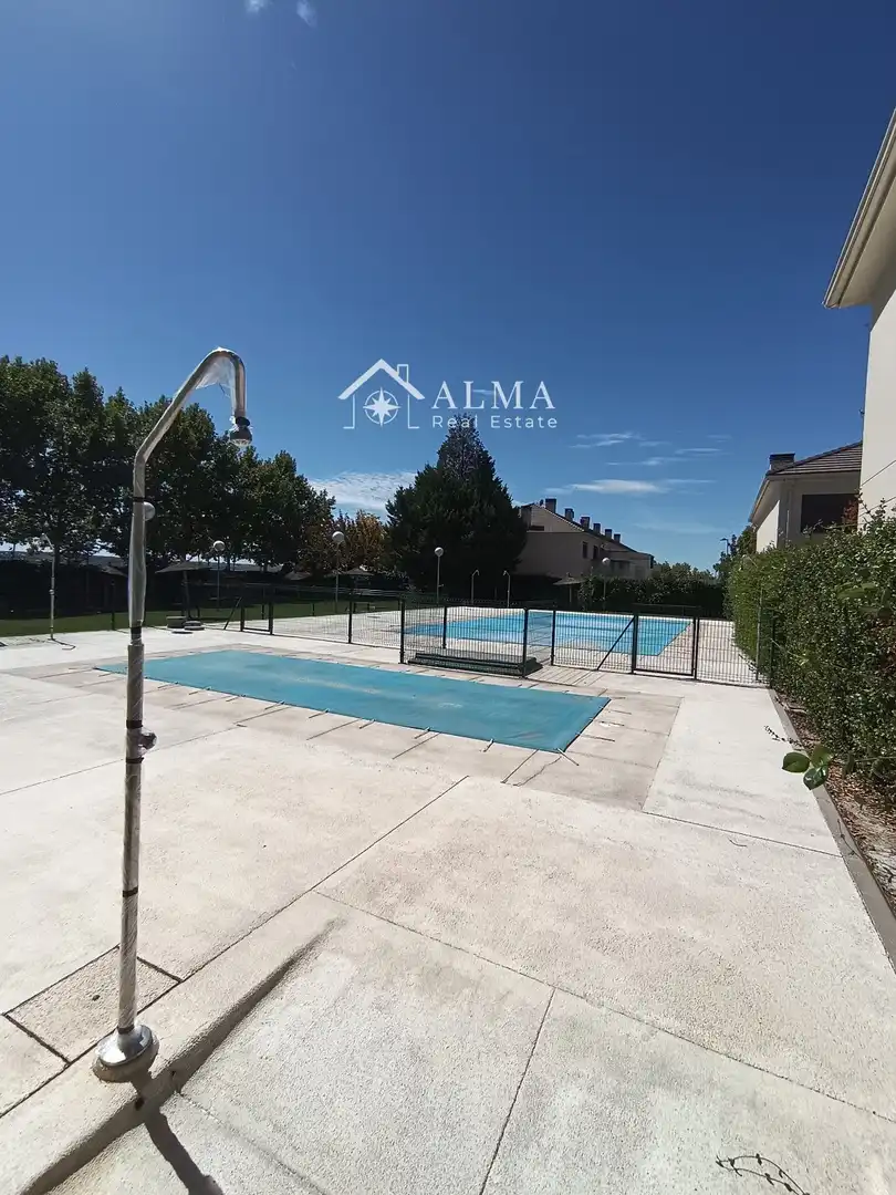 Terraced house with pool for sale in La Montaña - El Cortijo, imagen 3