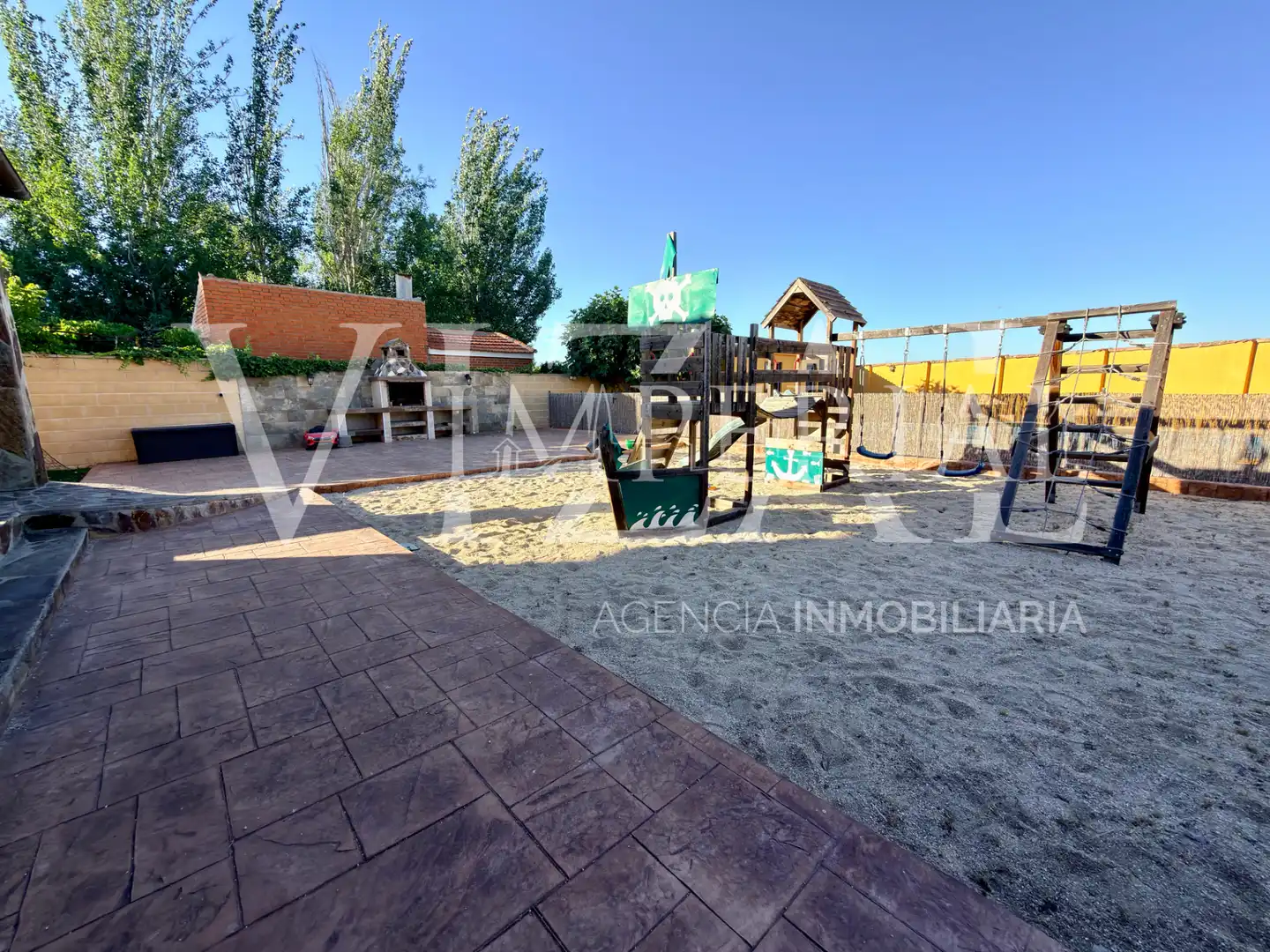 Terrasse von Haus oder Chalet zum Verkauf in El Viso de San Juan mit Klimaanlage, Heizung und Privatgarten