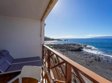 Apartamento con balcón en venta en Avenida MARITIMA 25