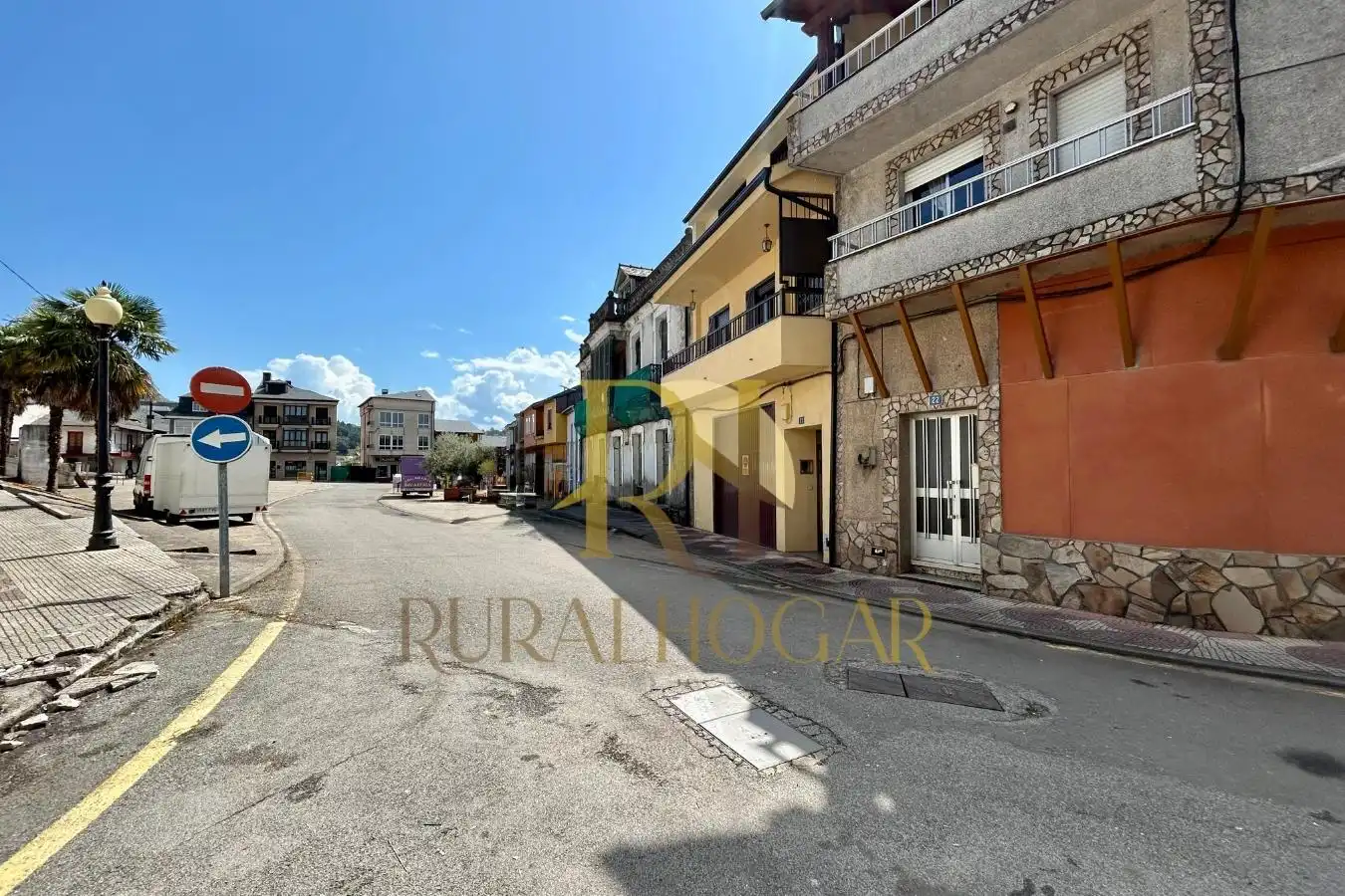 Vista exterior de Casa adosada en venta en Vilamartín de Valdeorras con Terraza