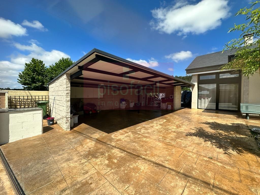 House or chalet for sale in Outeiro de Rei