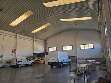 Nave industrial en alquiler en Urbanización Este - Montepríncipe