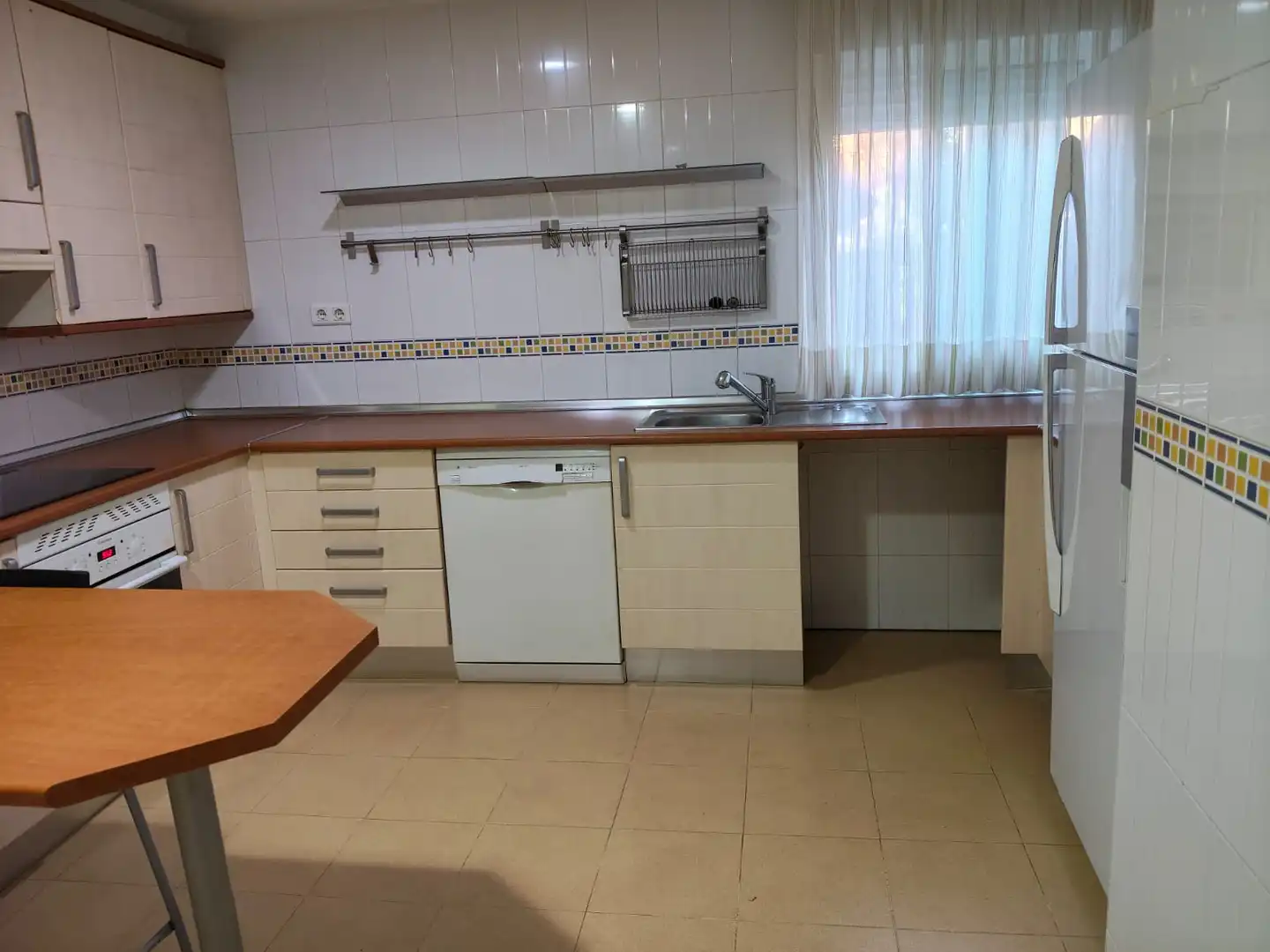 Cuina de Casa adosada en venda en Yebes amb Calefacció, Jardí privat i Traster