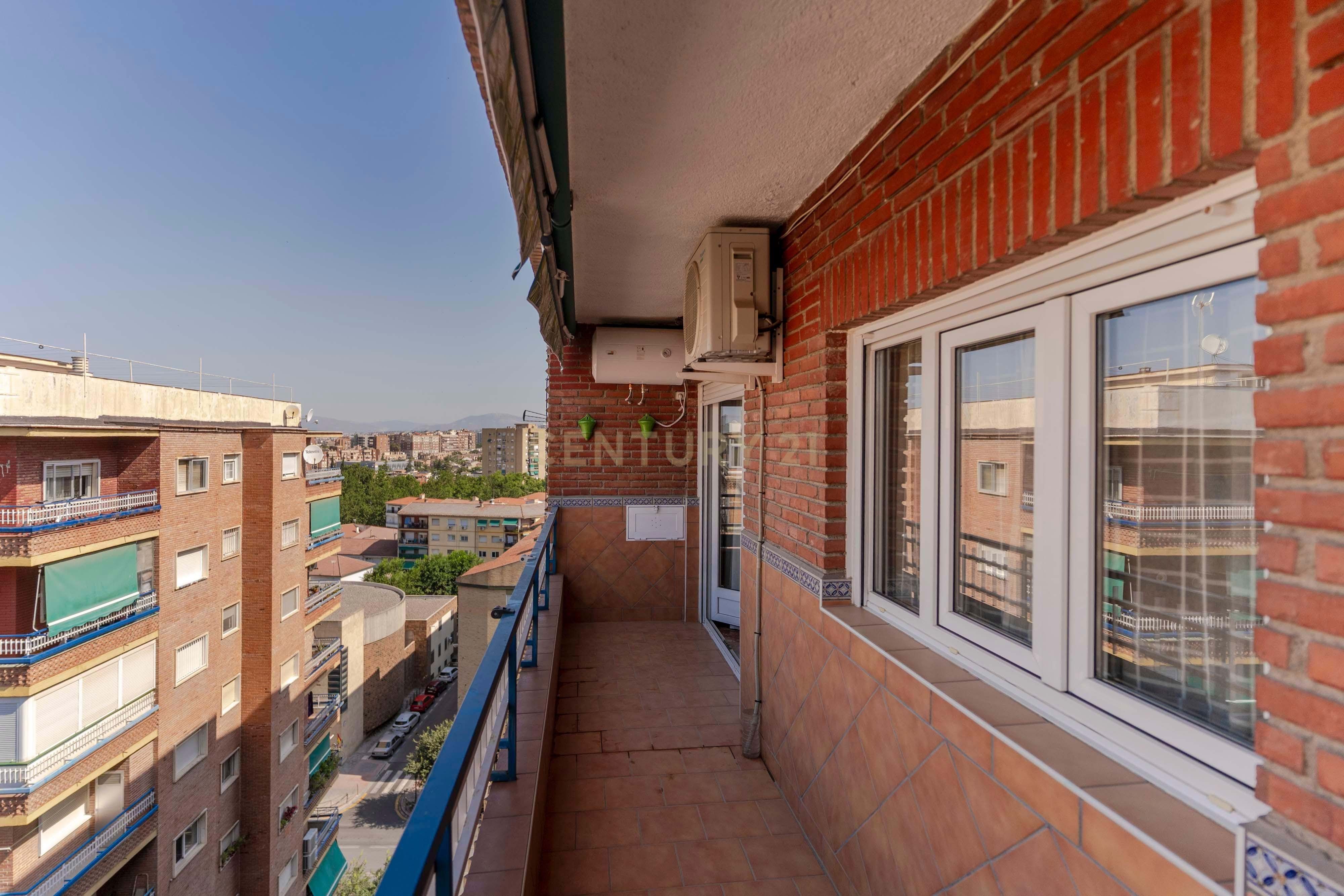 Exterior view of Flat for sale in  Granada Capital  with Air Conditioner, Heating and Terrace