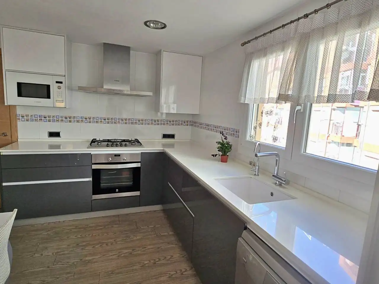 Küche von Dachboden zum Verkauf in Valencia mit Klimaanlage, Heizung und Terrasse