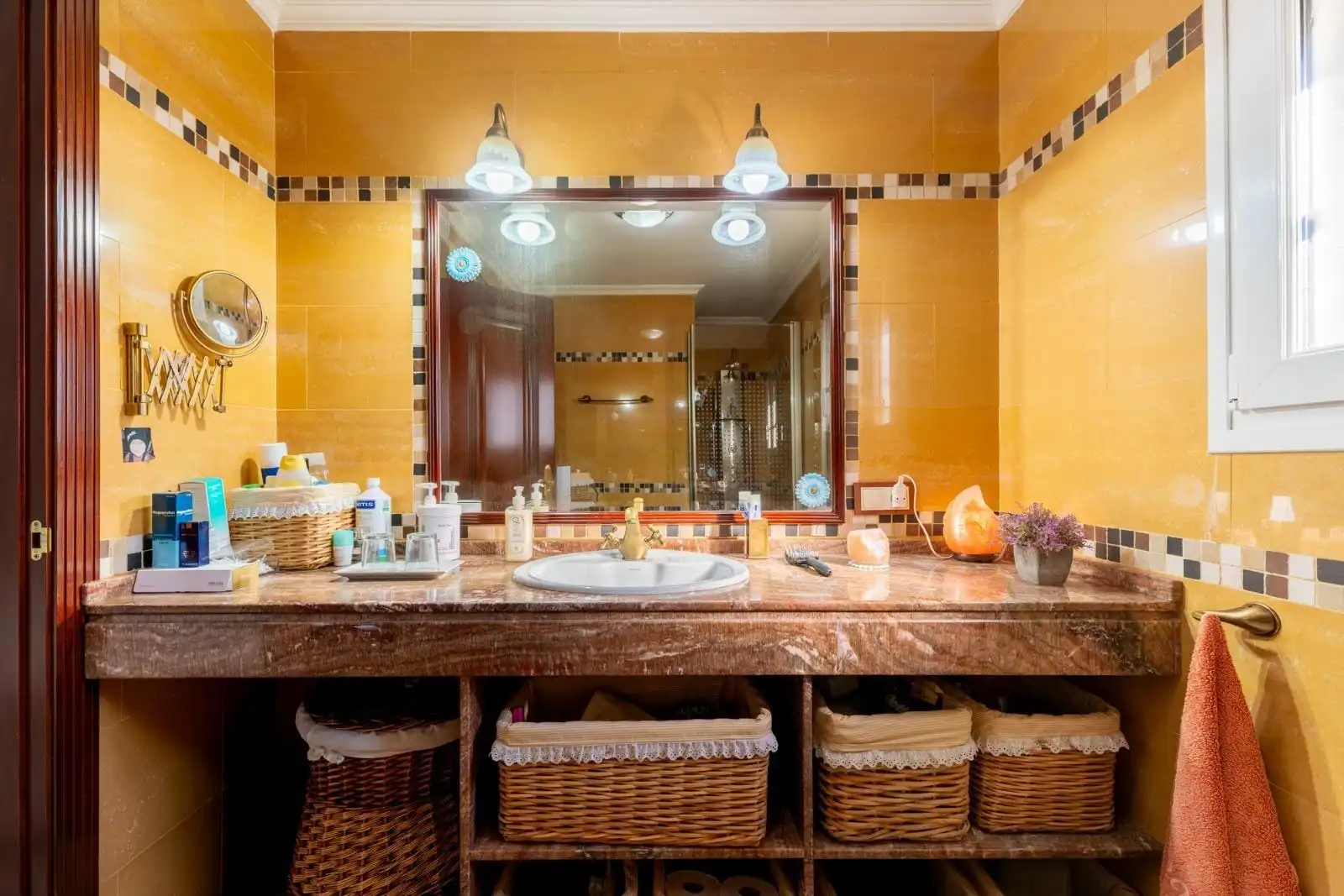 Chalet con terraza en venta en Sanlúcar la Mayor, imagen 47