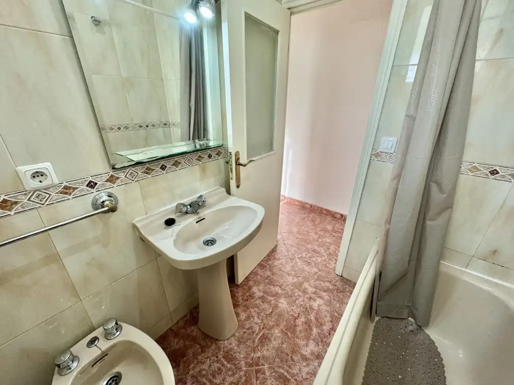 Bathroom of Flat for share in Córdoba