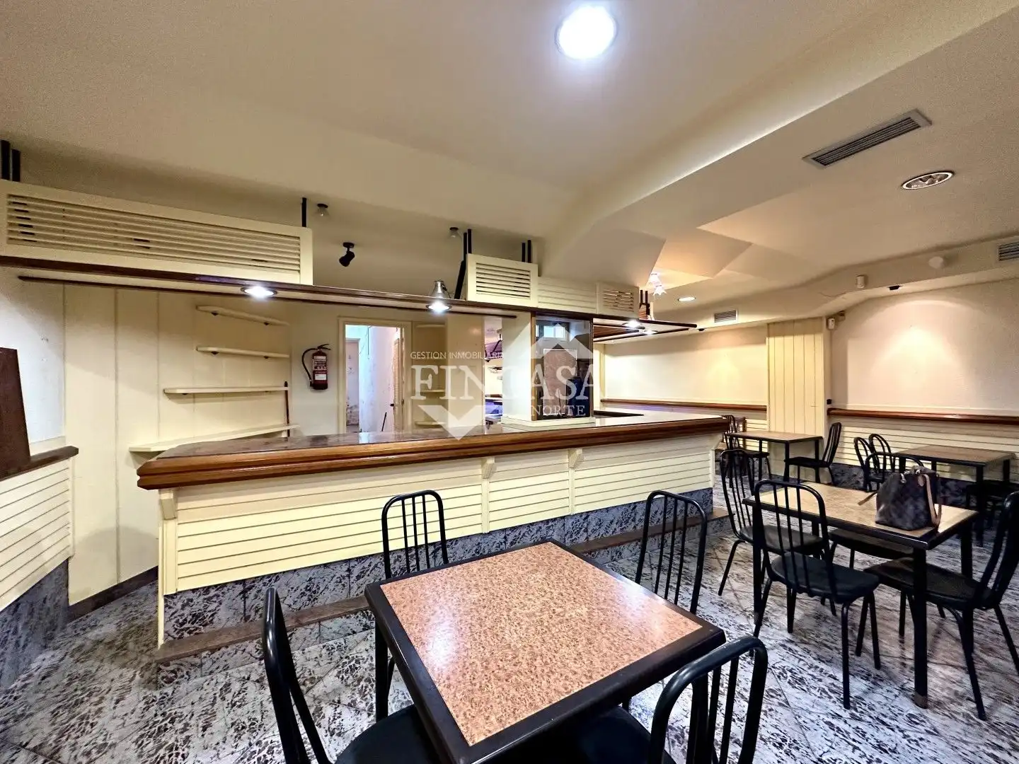 Business premises for sale in Calle Comandante Villar, imagen 2