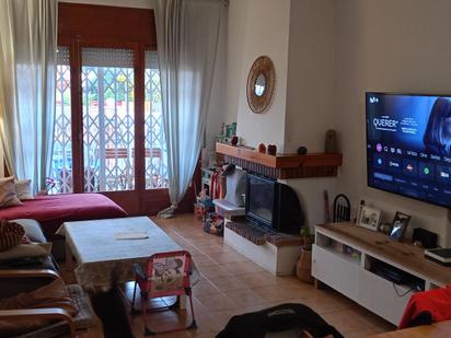 Sala d'estar de Casa adosada en venda en Albinyana amb Aire condicionat i Jardí privat