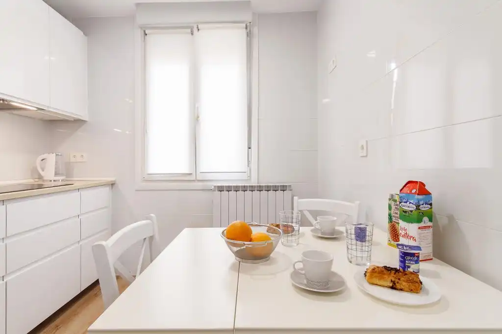Cocina de Piso de alquiler en Donostia - San Sebastián  con Aire acondicionado, Amueblado y TV