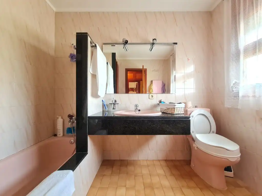 Baño de Casa o chalet en venta en Girona con Jardín privado y Terraza