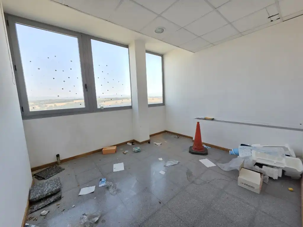 Office space with lift for sale in Can Borrell, imagen 9