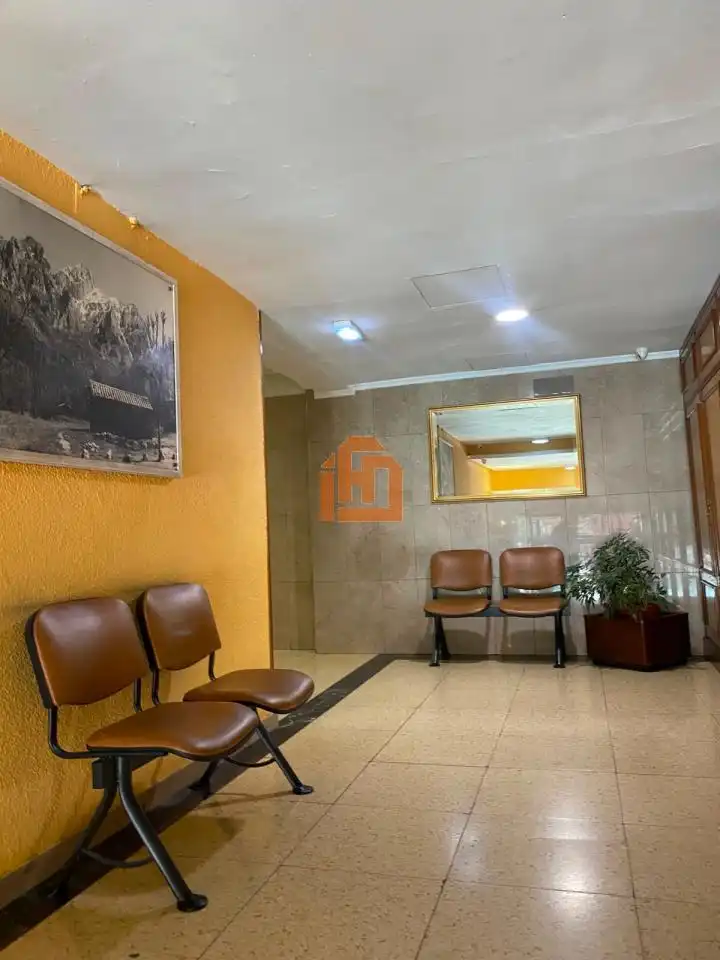 Piso en venta en León Capital  con Calefacción y Terraza