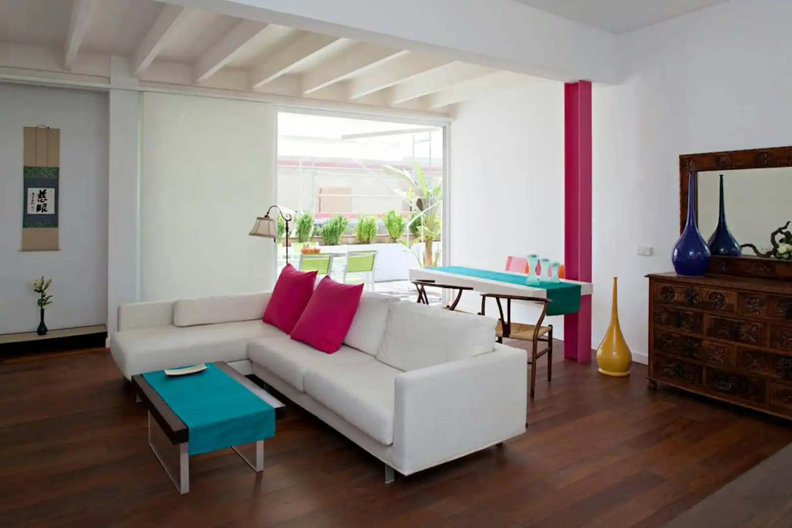 Living room of Flat for rent in Casco Antiguo
