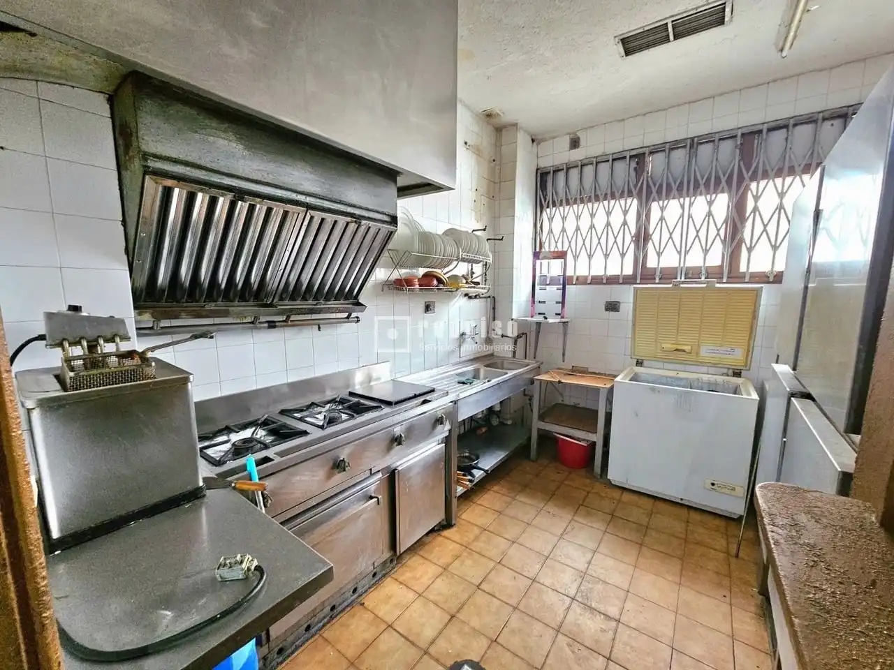 Cuina de Local de lloguer en Alcalá de Henares amb Aire condicionat