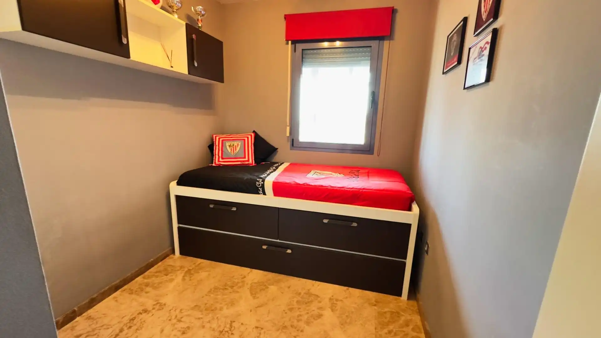 Bedroom of Flat for sale in Benidorm  with Air Conditioner, Furnished and Community pool