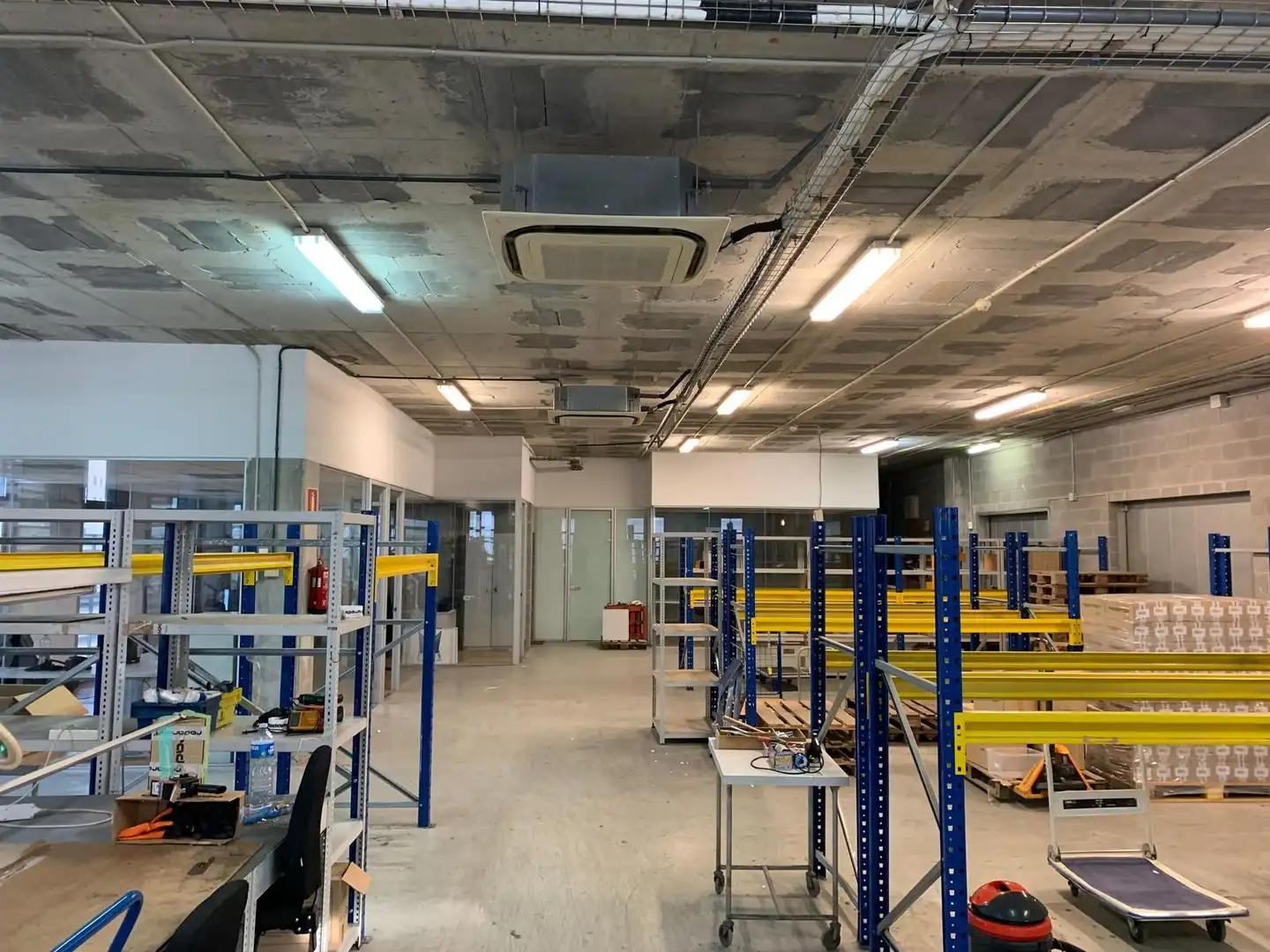 Nau industrial amb ascensor en venda a Passatge de Montserrat Isern, imagen 18