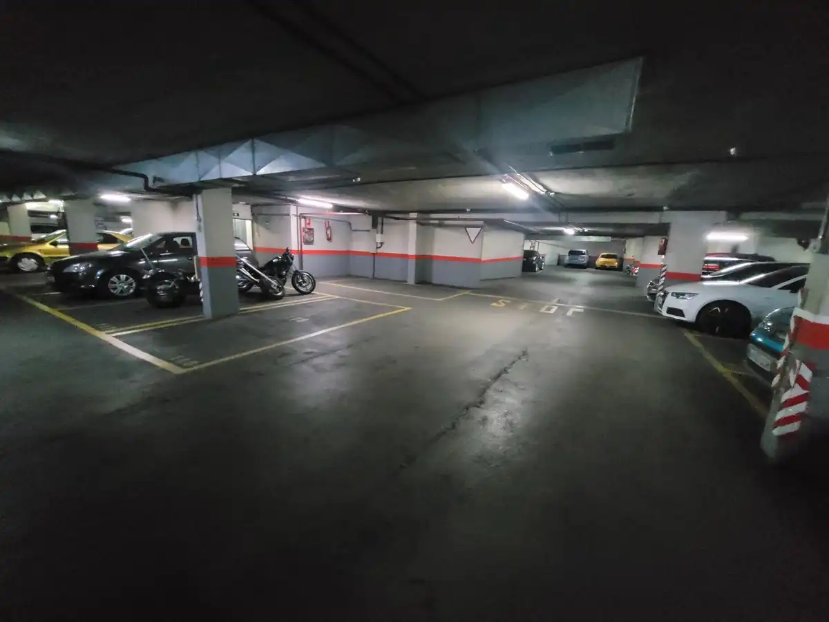 Einzelparkplatz zum Verkauf in Calle de Ribadeo 22, imagen 4
