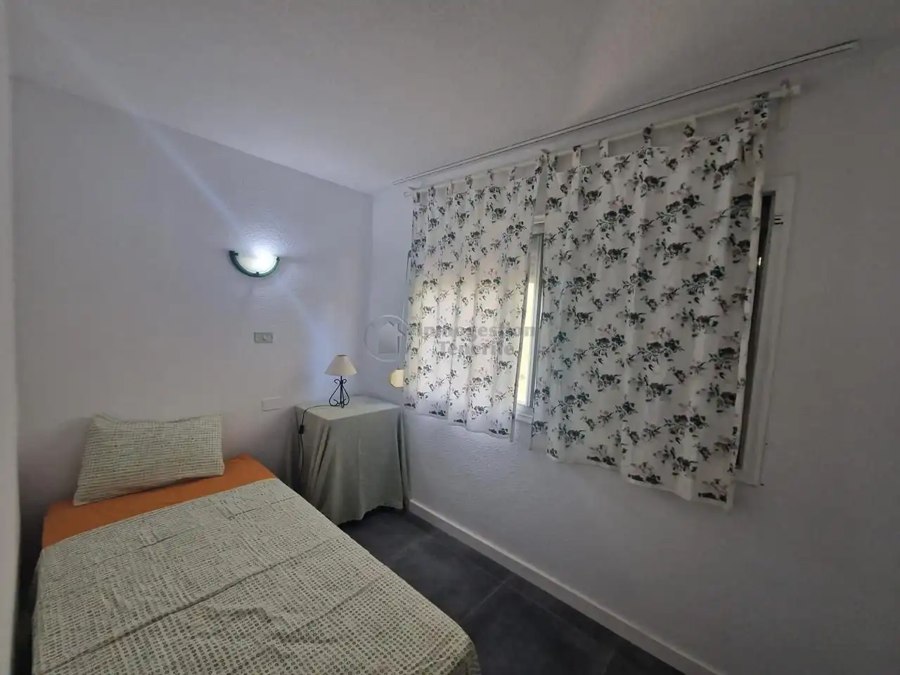 Habitación de Apartamento de alquiler en Arona con Terraza y Amueblado