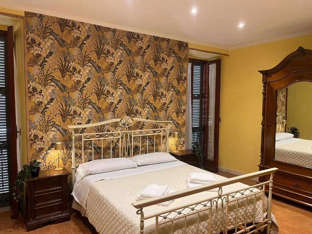 Dormitori de Pis de lloguer en L'Hospitalet de Llobregat amb Moblat i Es permeten mascotes