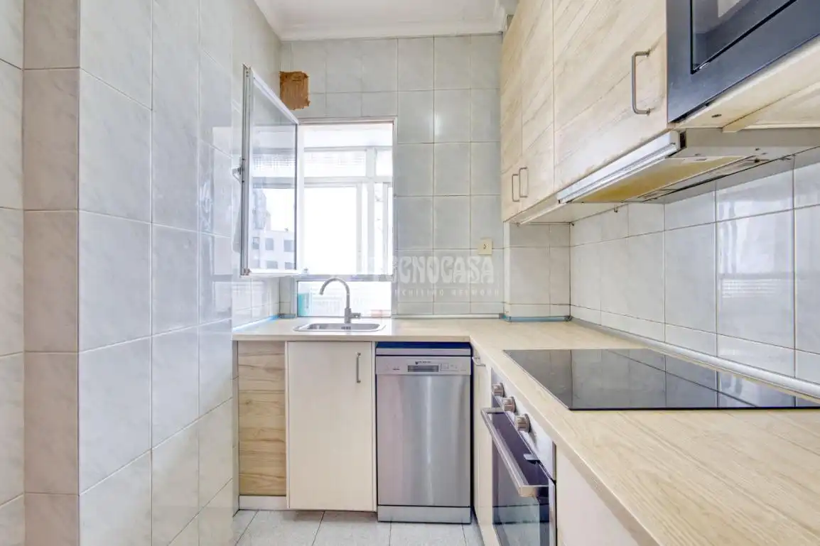 Cocina de Piso en venta en Valladolid con Calefacción y Parquet