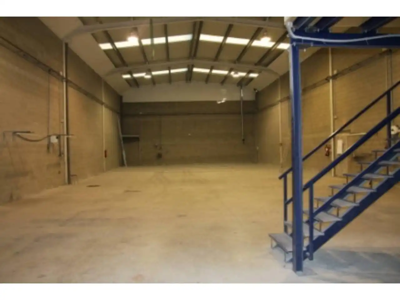 Industrial building to rent in Calle Itàlia 17, imagen 3