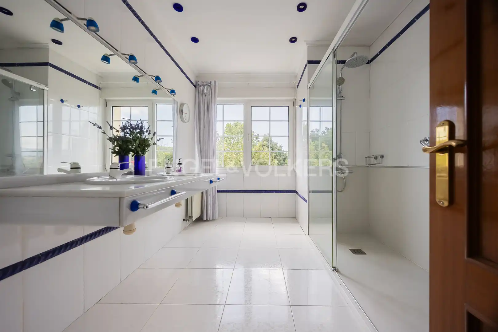 Baño de Casa o chalet en venta en Loiu con Calefacción, Jardín privado y Piscina