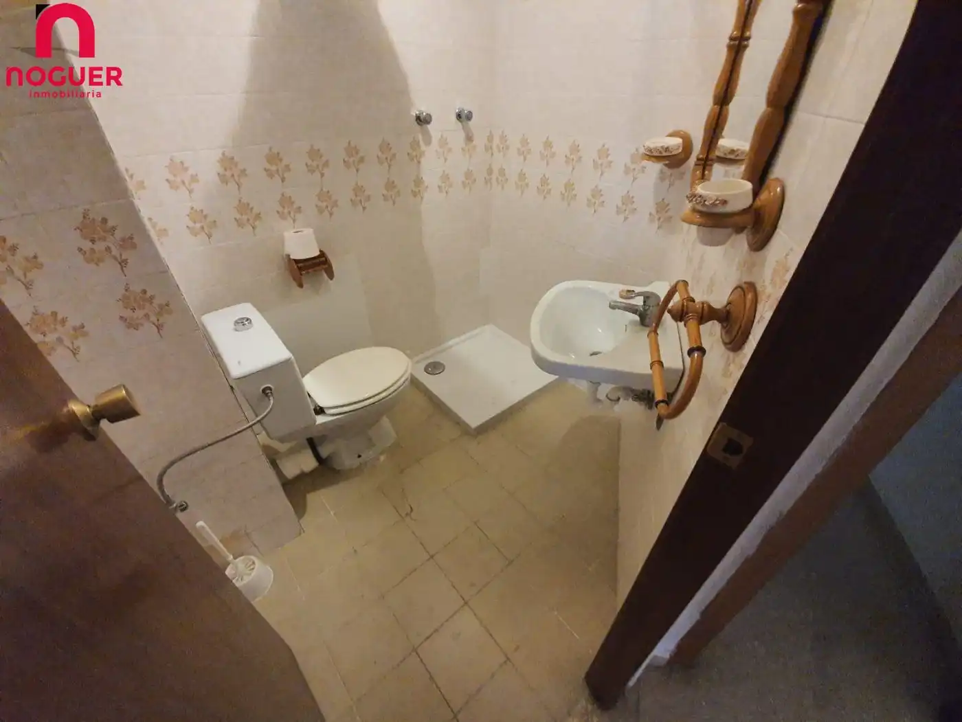 Bany de Pis de lloguer en Córdoba amb Aire condicionat, Terrassa i Moblat