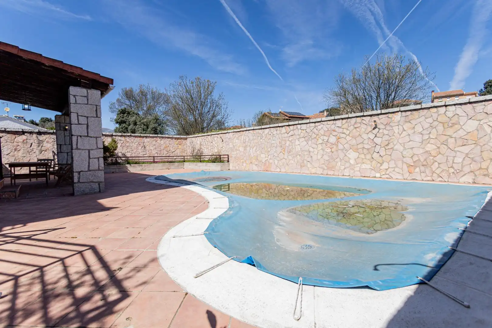 Swimming pool of Houses for sale in Guadalix de la Sierra  with Heating, Terrace and Swimming Pool