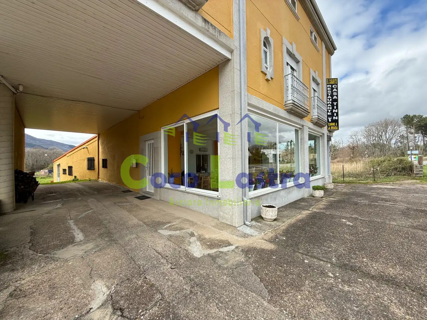 Casa adosada en venta en Nava de Francia con Calefacción, Jardín privado y Terraza