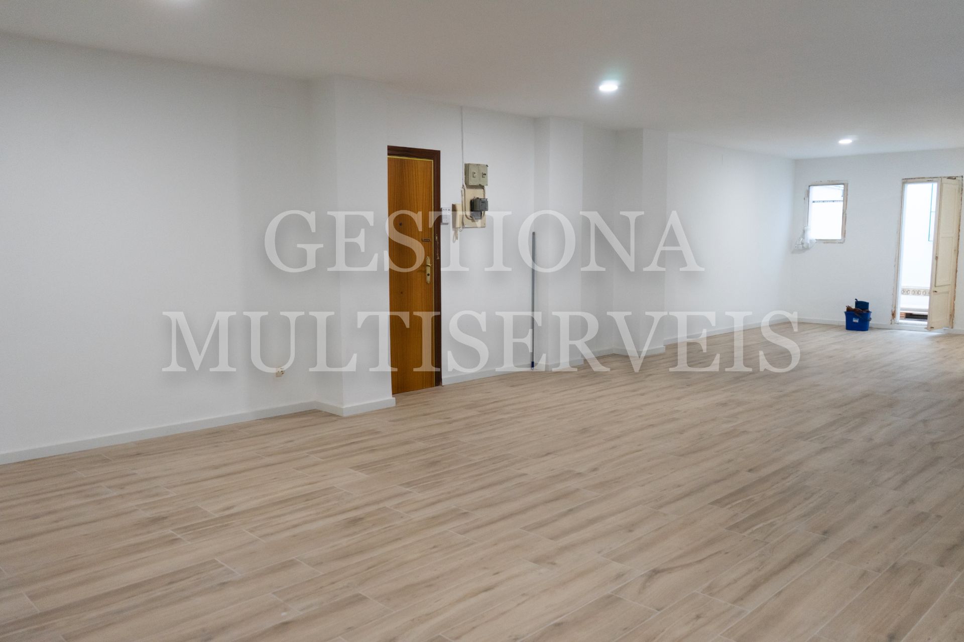 Local en venda en Sant Boi de Llobregat amb Alarma