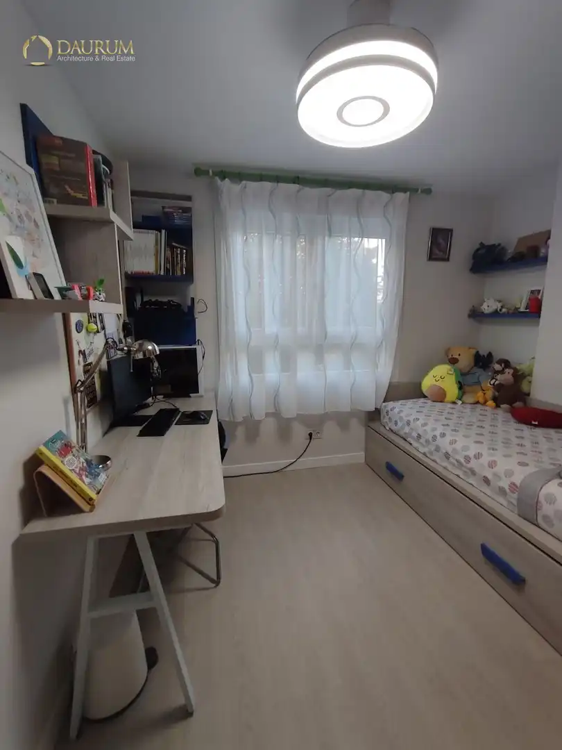 Habitación de Dúplex en venta en Alcorcón con Aire acondicionado, Calefacción y Jardín privado