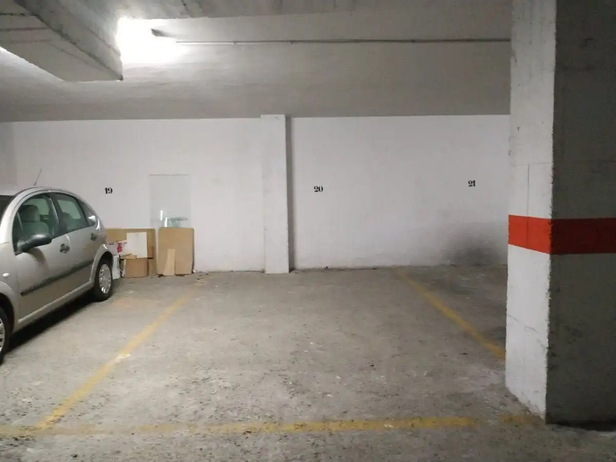Garatge de lloguer a Calle Ronda Higuerillas, Centro Ciudad