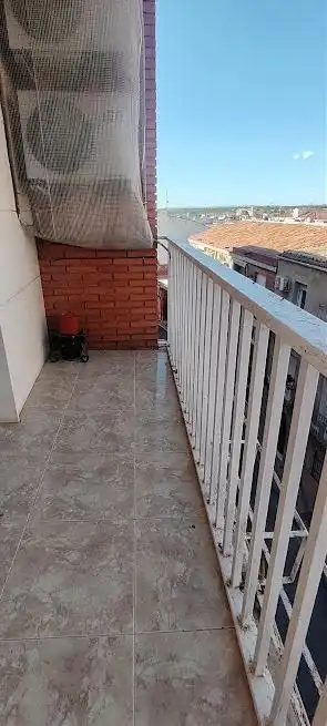 Terrasse von Wohnung zur untervermieten in Linares mit Klimaanlage, Heizung und Möbliert