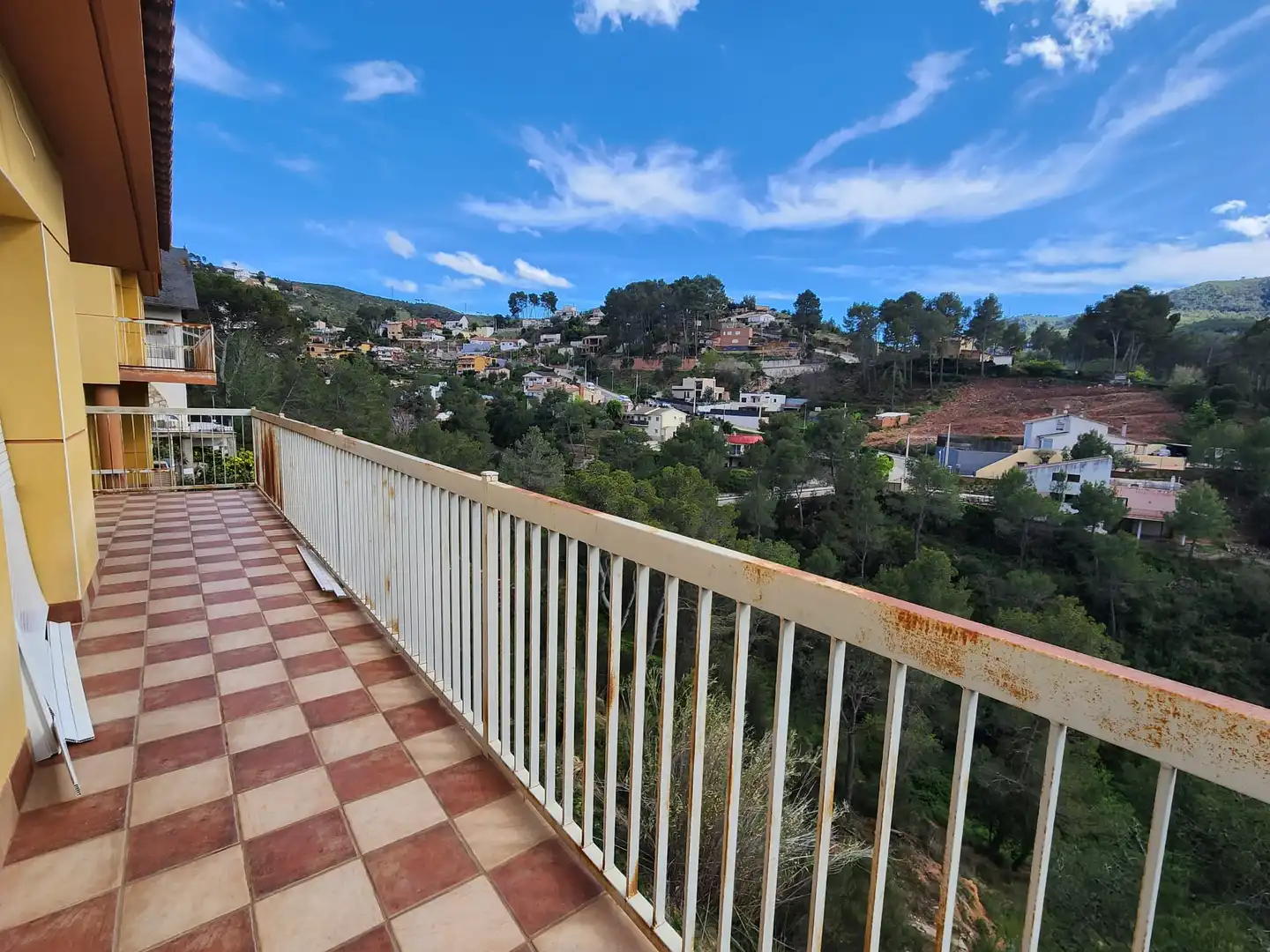 Casa adosada en venta en Avinguda dels Païssos Catalans, Vallirana