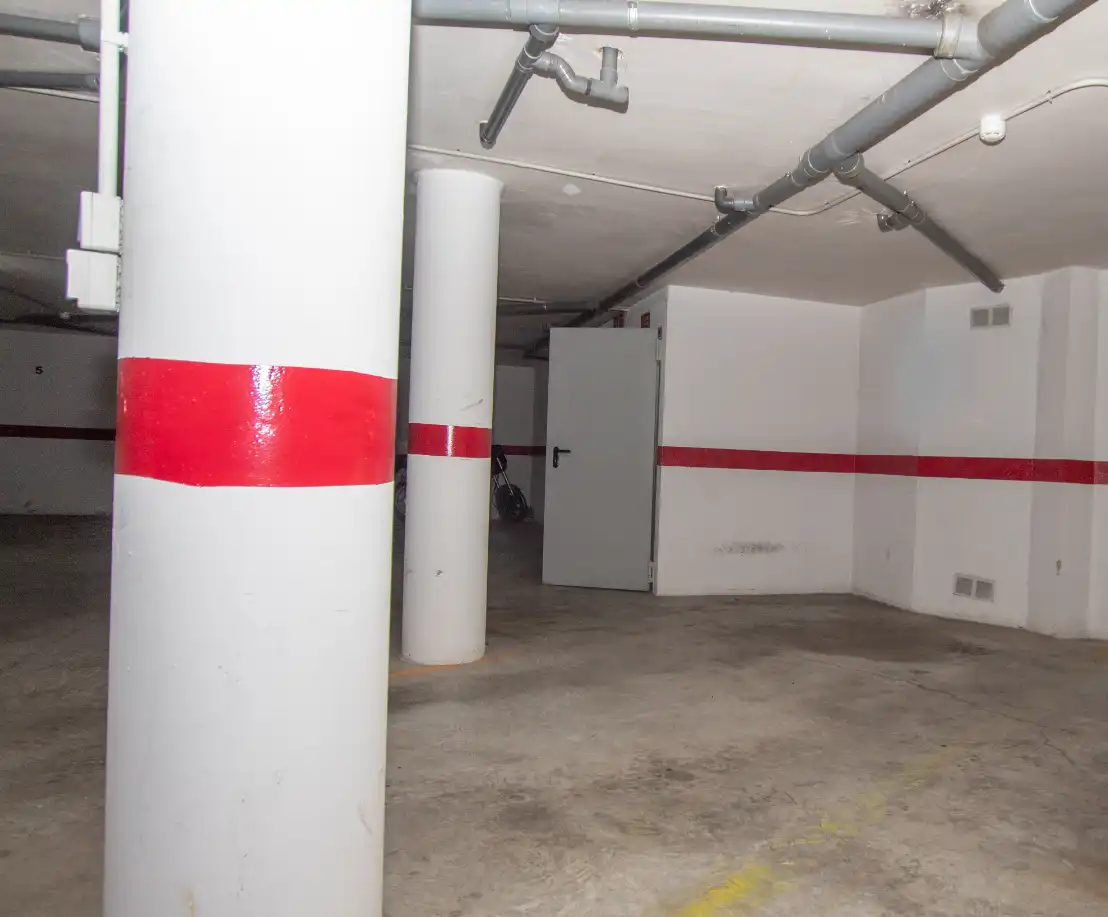 Parking with lift for sale in Maestrio García Navarro, imagen 2