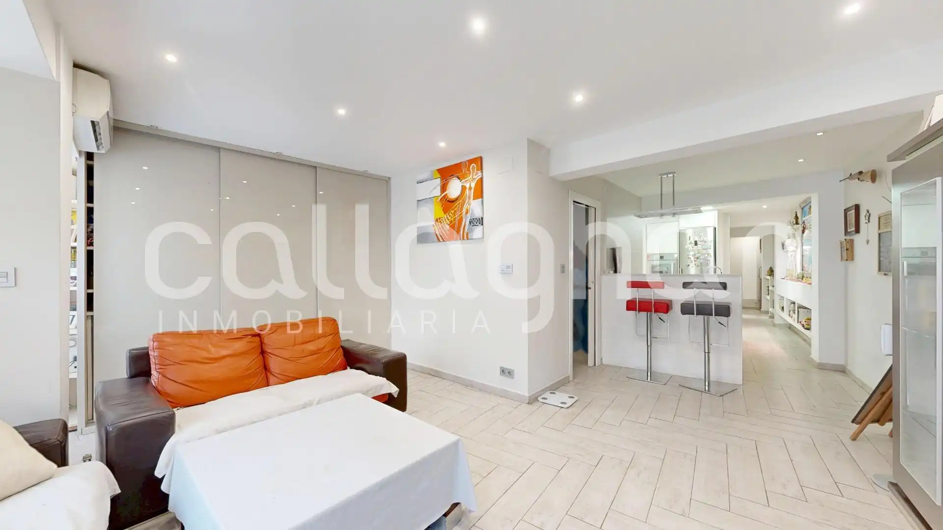 Living room of Flat for sale in Valencia  with Air Conditioner, Heating and Furnished