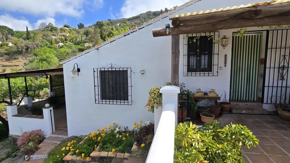 Casa rústica amb jardí en venda a Cómpeta, imagen 37