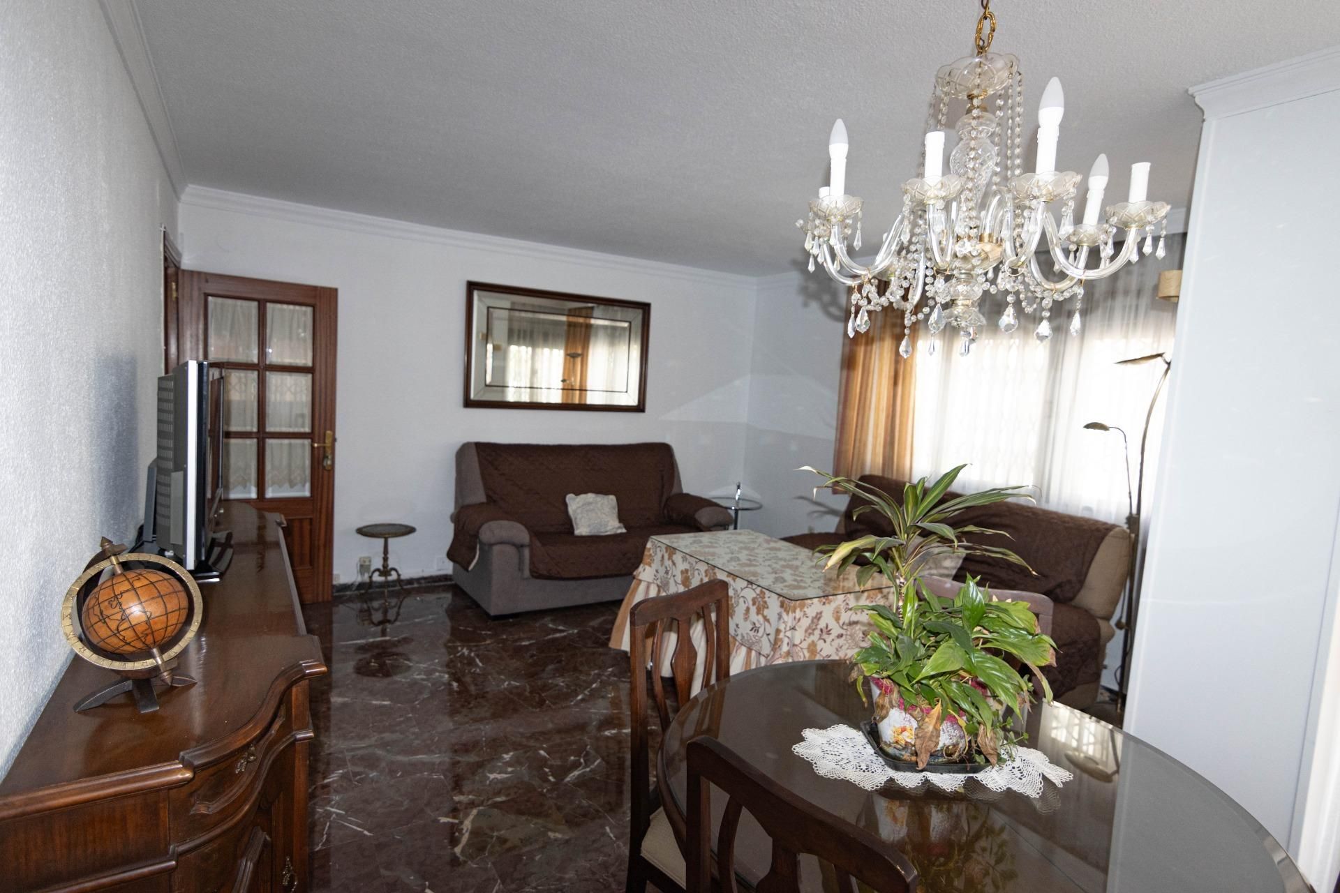 Living room of Flat to rent in  Granada Capital  with Air Conditioner, Heating and Private garden