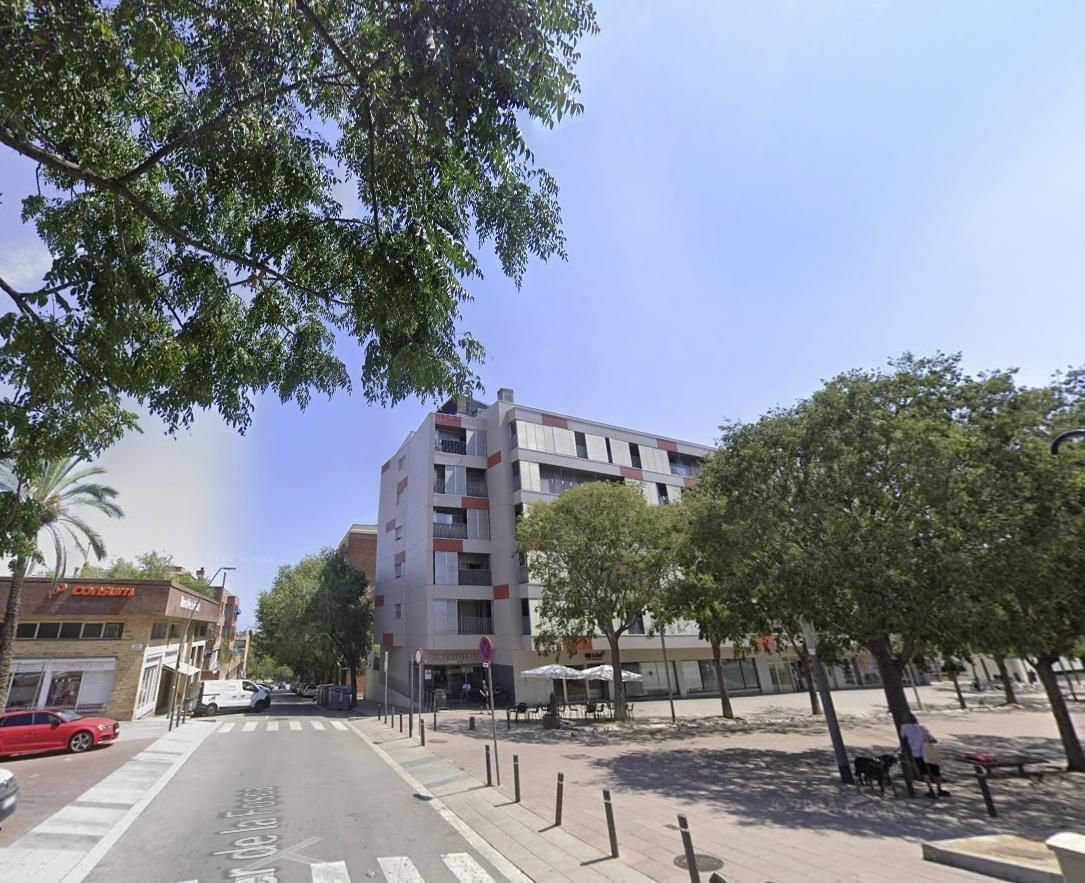 Vista exterior de Pis en venda en  Barcelona Capital amb Terrassa i Balcó