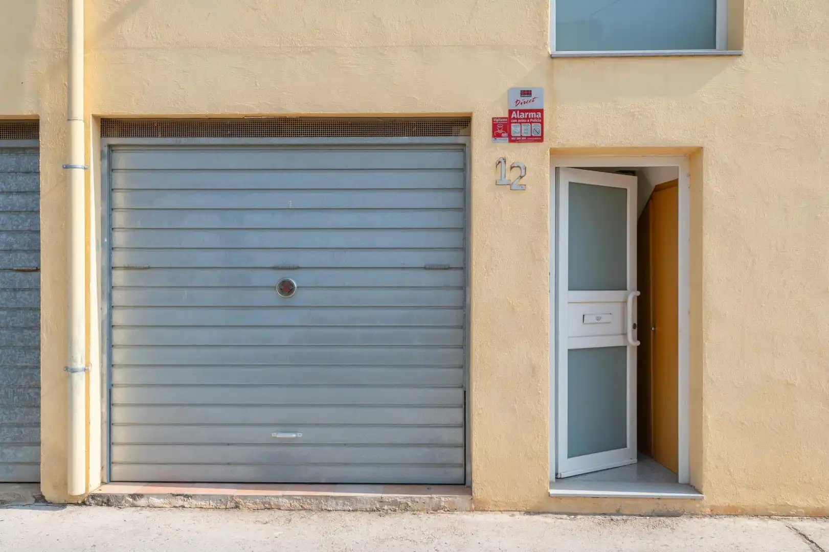 Parking of Houses for sale in Flaçà  with Air Conditioner and Heating