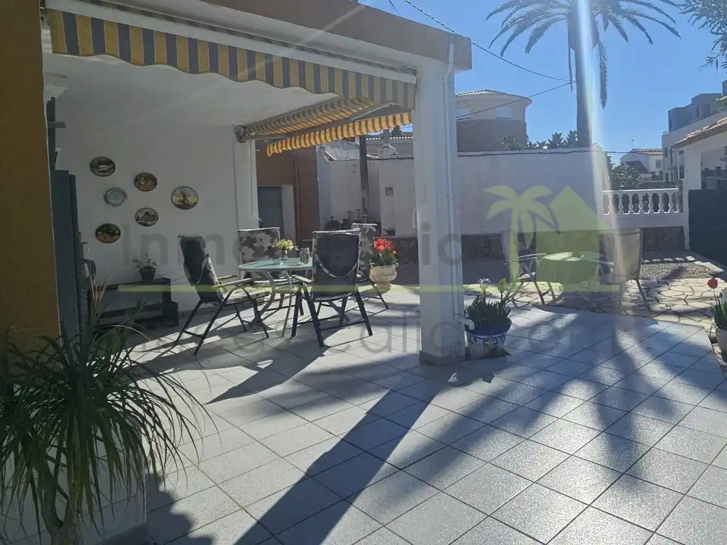 Terrassa de Casa o xalet en venda en Vinaròs amb Aire condicionat, Calefacció i Jardí privat