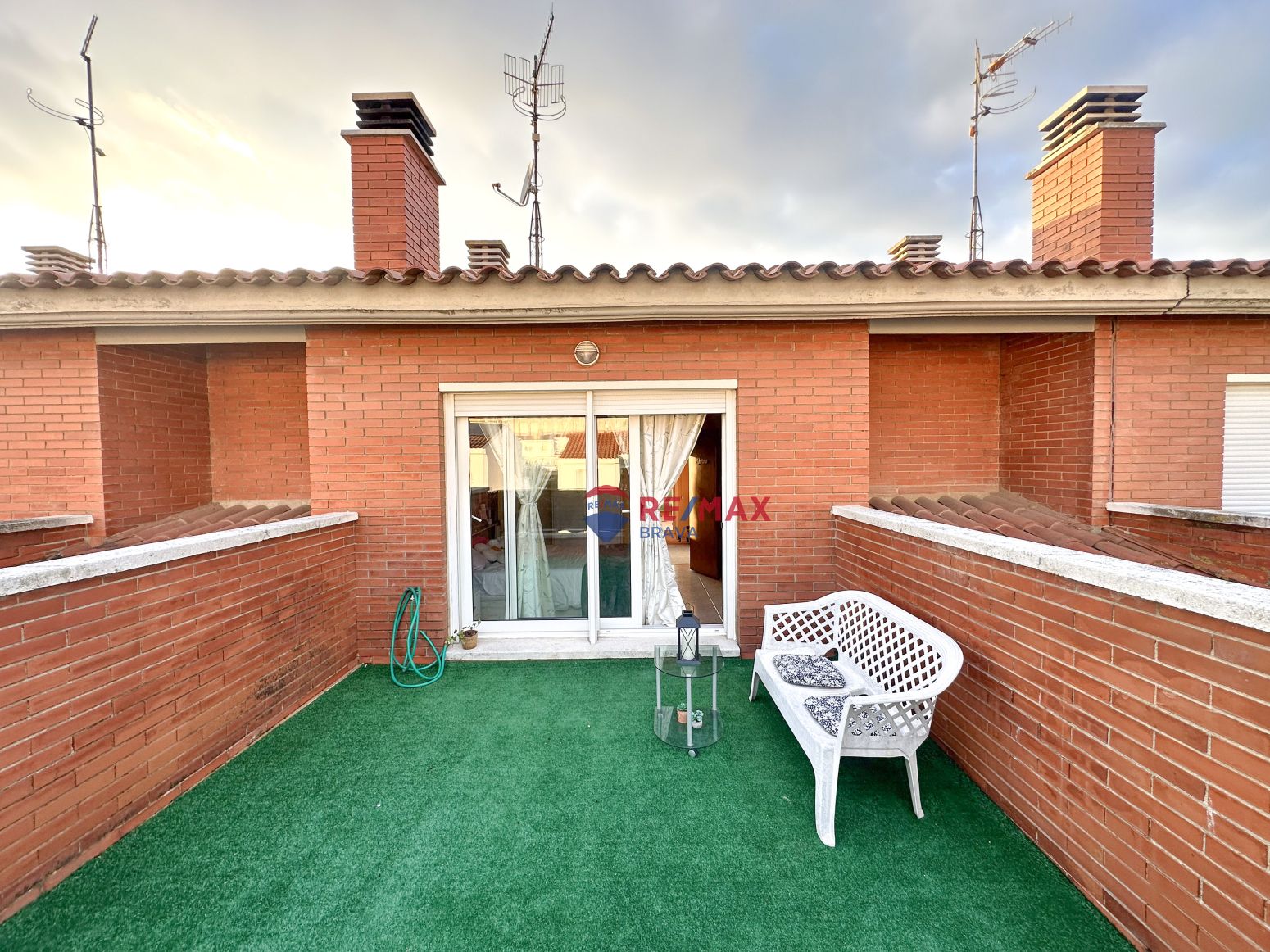 Vista exterior de Casa adosada en venda en Blanes amb Aire condicionat, Calefacció i Terrassa