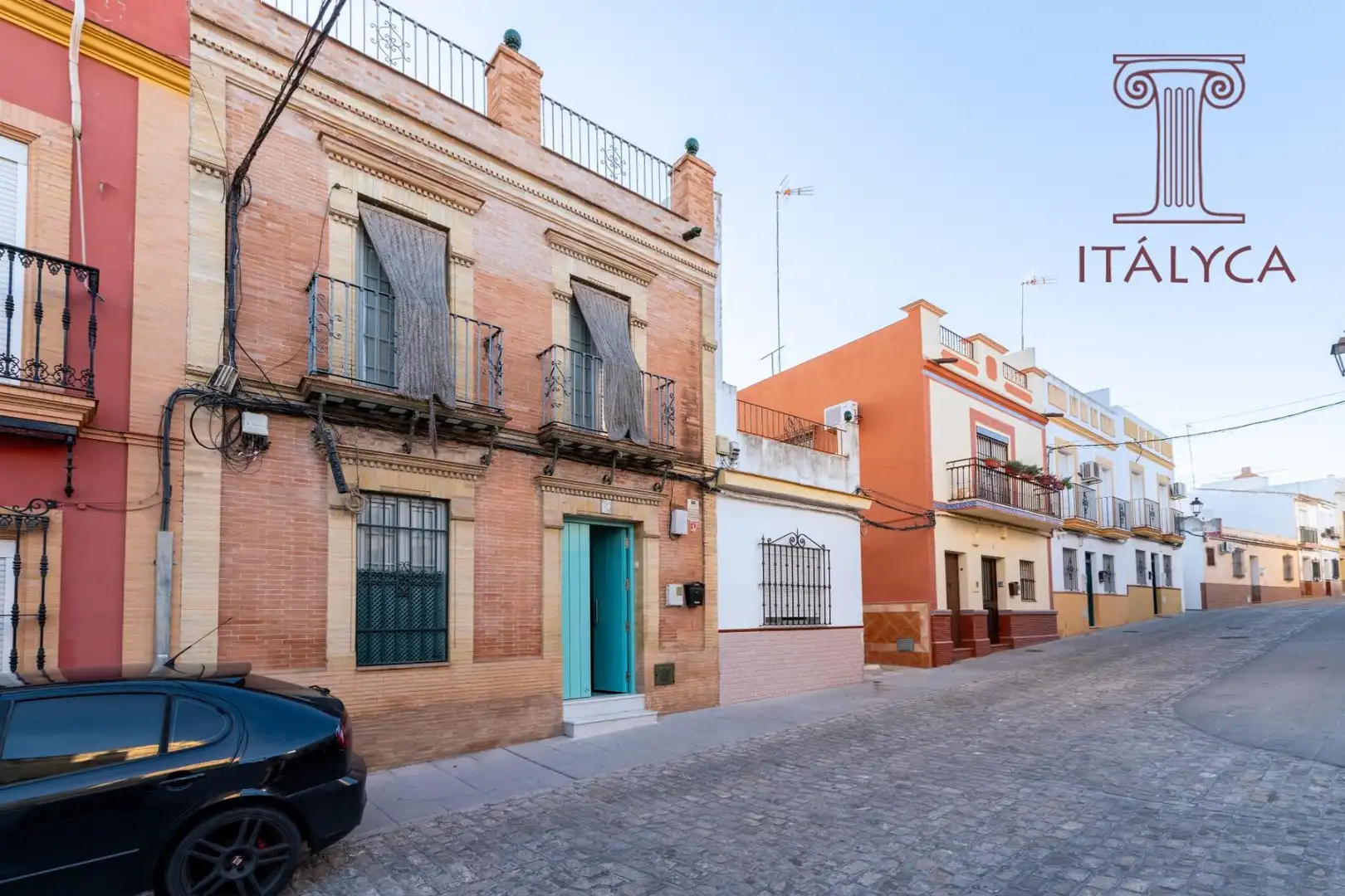 Vista exterior de Casa o xalet en venda en Bormujos amb Aire condicionat, Calefacció i Jardí privat