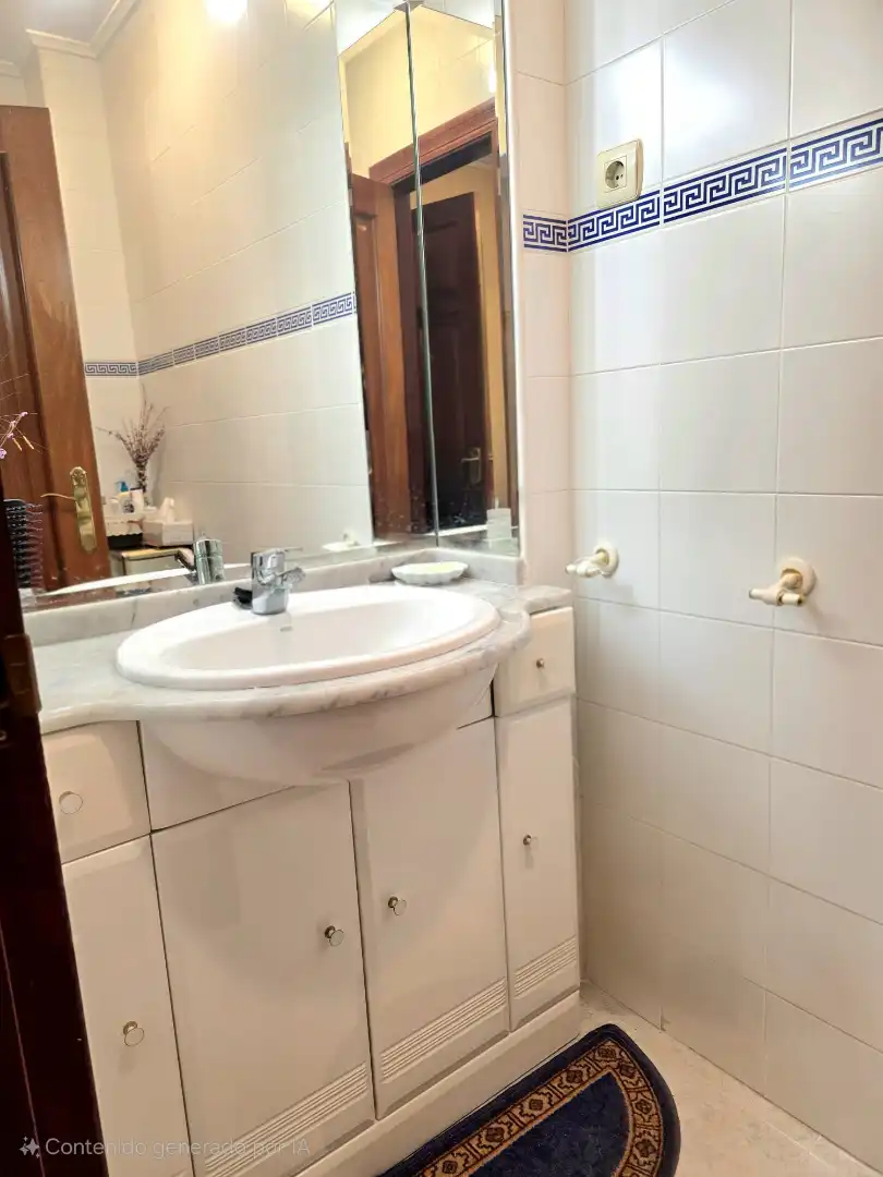 Baño de Casa adosada en venta en Castro-Urdiales con Calefacción, Jardín privado y Terraza