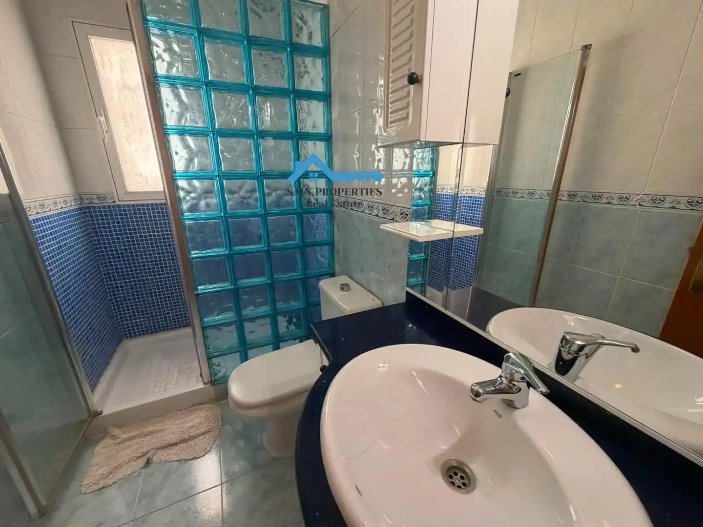 Casa aparellada amb terrassa en venda a Coloma, imagen 19