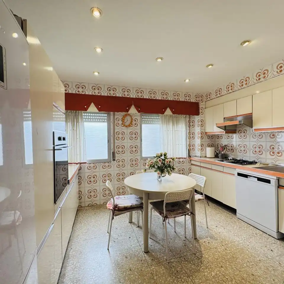 Flat for sale in De Cesáreo Alierta, La Granja
